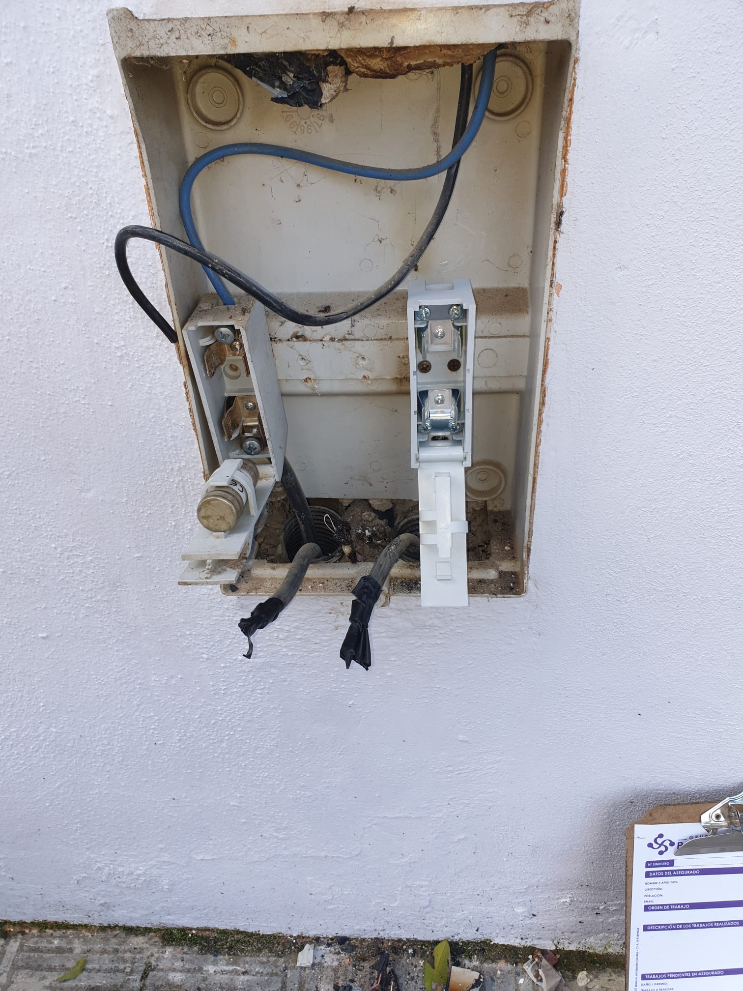 NIKAVIA, ofrecemos instalaciones, mantenimiento y atención de averías eléctricas 24/7 en Sevilla y alrededores.