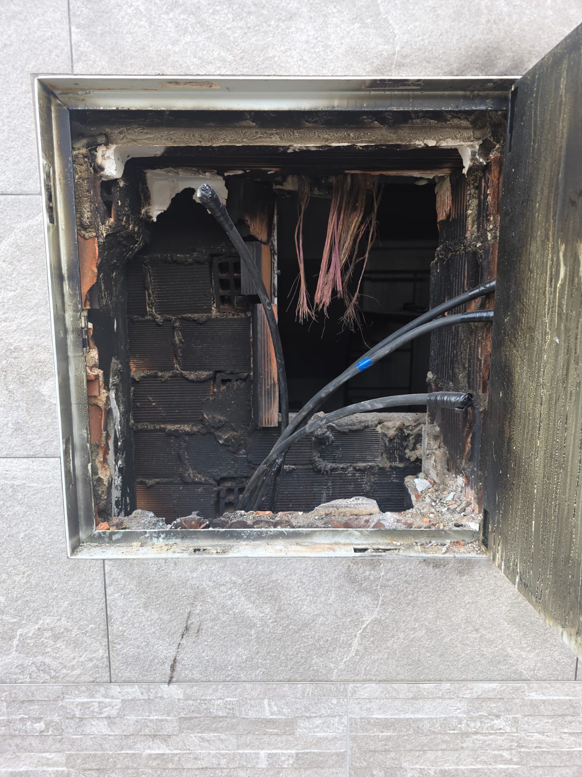 NIKAVIA, ofrecemos instalaciones, mantenimiento y atención de averías eléctricas 24/7 en Sevilla y alrededores.
